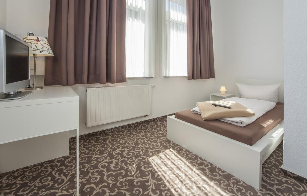 Pension Lok-Inn Walluf Kamer foto