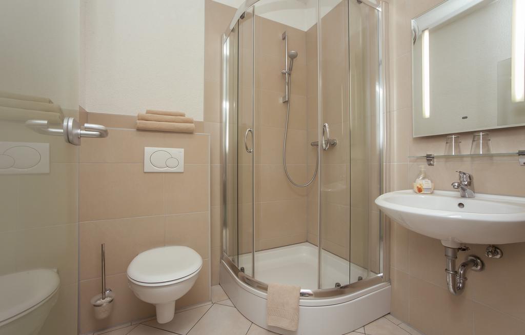 Pension Lok-Inn Walluf Kamer foto